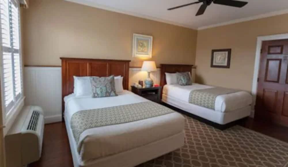 Elizabeth Pointe Hotel 3*